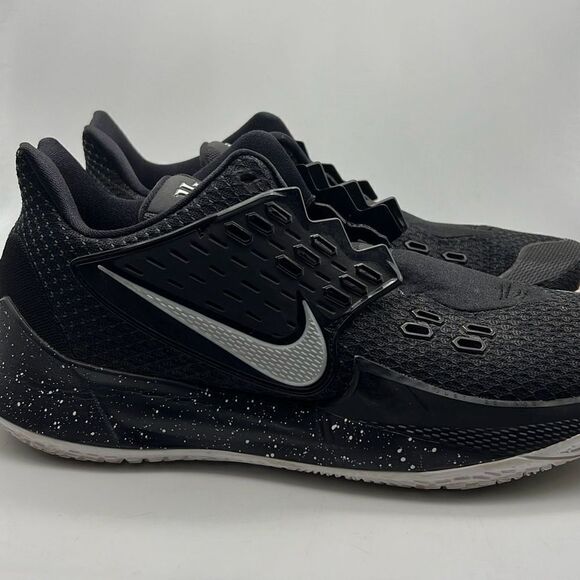 Nike Kyrie Low 2 'Black Metallic Silver’ ”AV6337-003”'- Men 10.5 - Picture 3 of 9